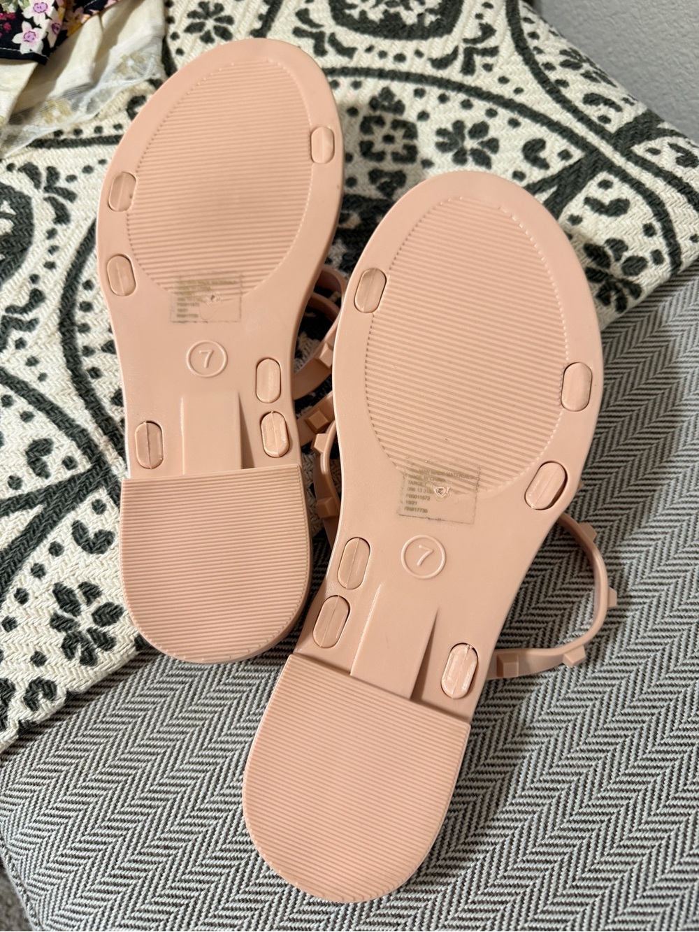 Shade & Shore Blush Pink Studded Jelly Sandals - Picture 3 of 3